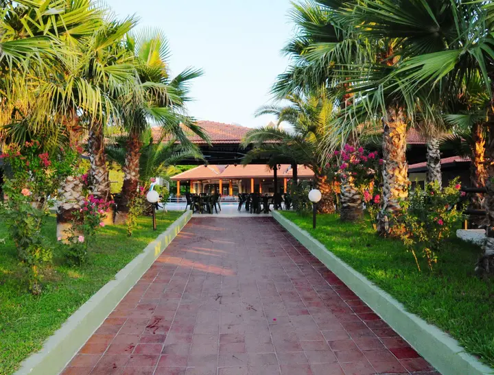 Чамьюва: Club Akman Beach Hotel