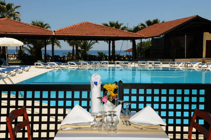 Чамьюва: Club Akman Beach Hotel