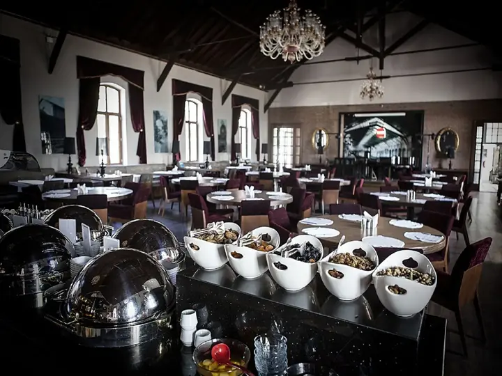 Муданья: Montania Special Class Hotel