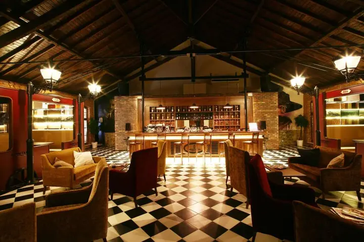 Муданья: Montania Special Class Hotel