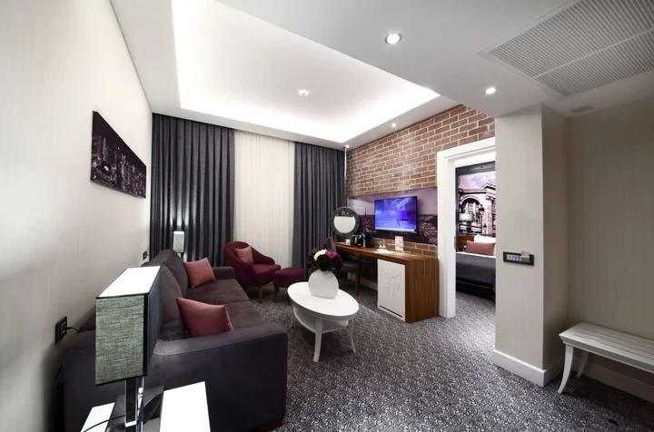 Муданья: Montania Special Class Hotel