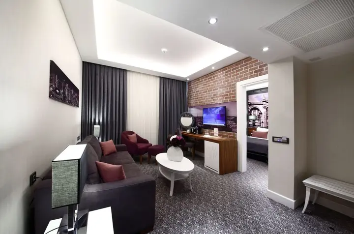 Муданья: Montania Special Class Hotel