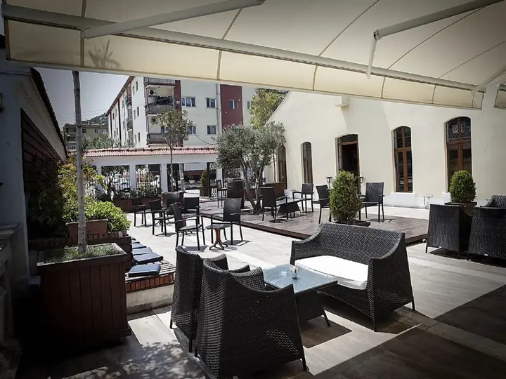 Муданья: Montania Special Class Hotel