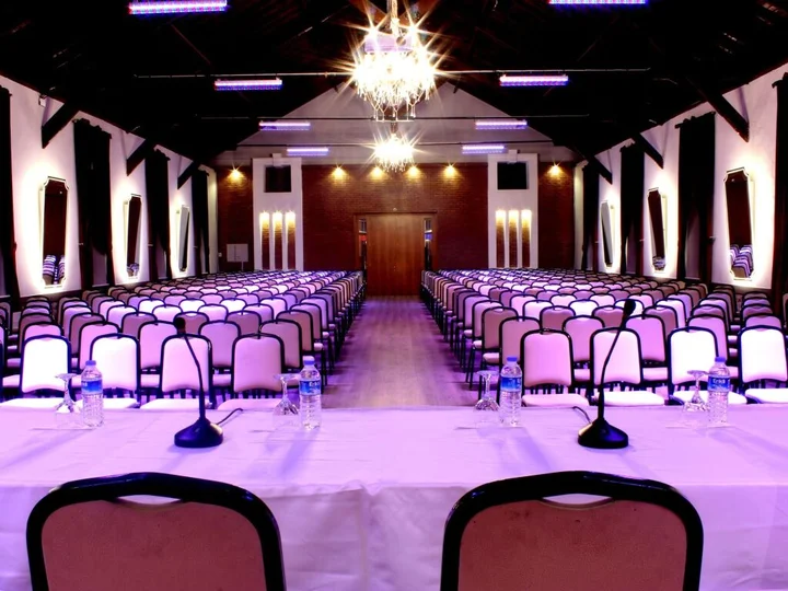 Муданья: Montania Special Class Hotel