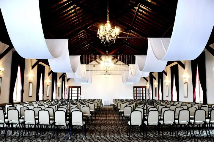 Муданья: Montania Special Class Hotel