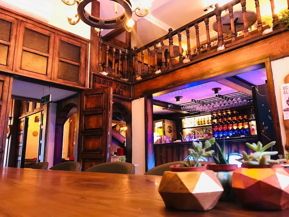 Измир: In House Hostel