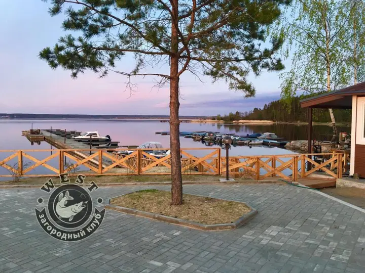 Приморск: Вест