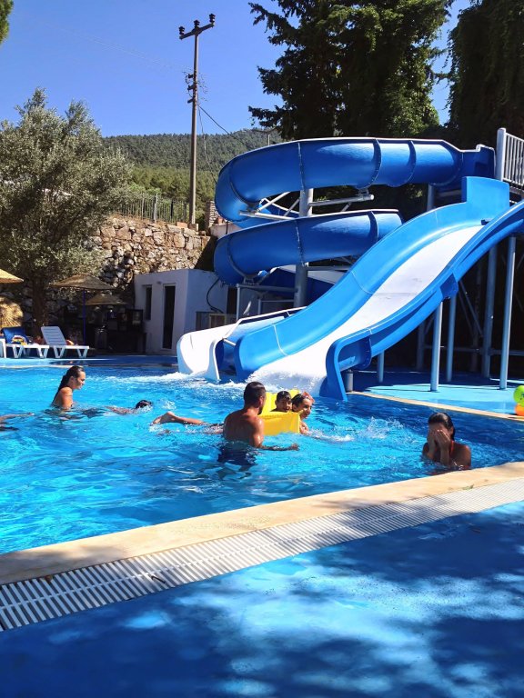Гюверджинлик: Marvel Beach Hotel