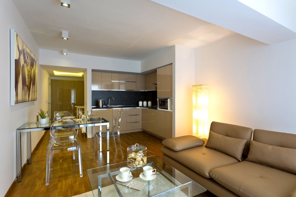 Стамбул: The Place Hotel