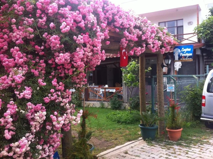 Чиралы: Lagina Pension