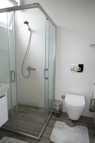Текирова: Amore Hotel