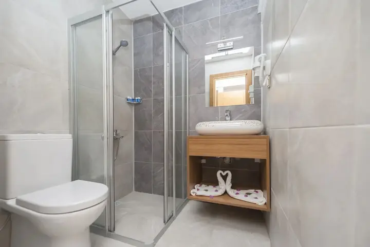 Текирова: Amore Hotel