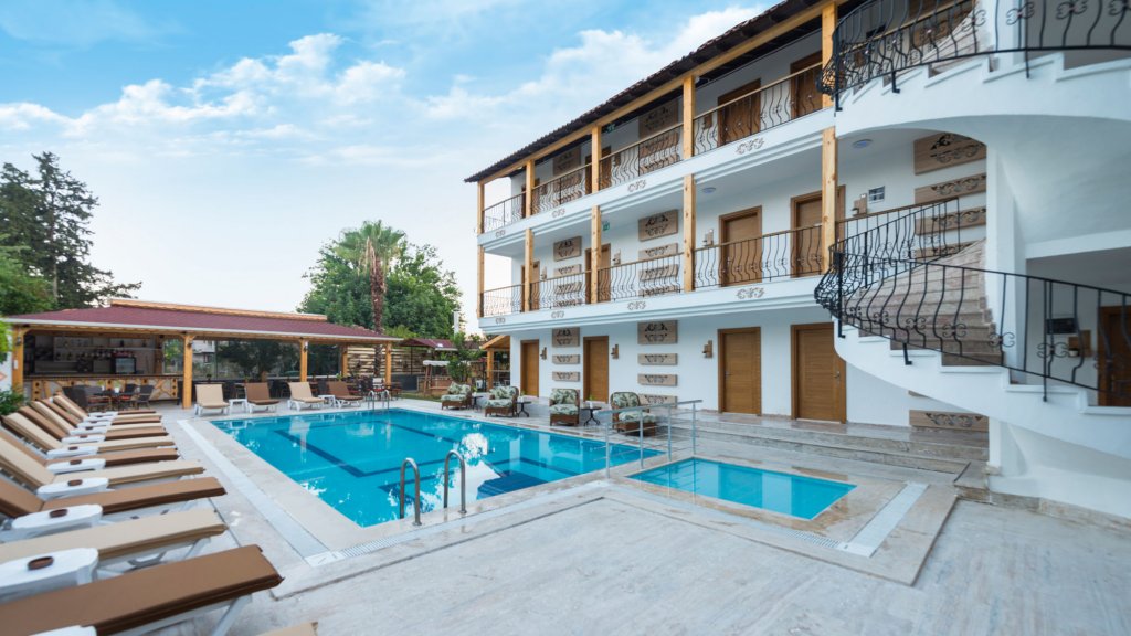 Текирова: Amore Hotel