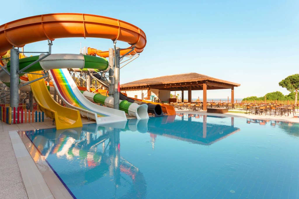 Кушадасы: Ramada Resort by Wyndham Kusadasi