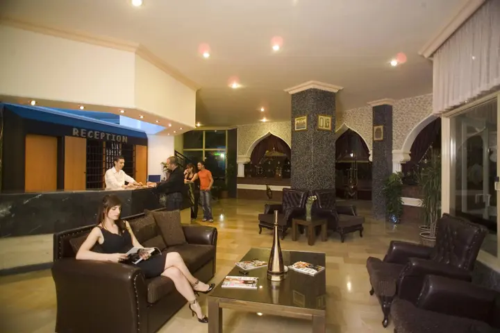 Аланья: Kleopatra Tower Suite Hotel