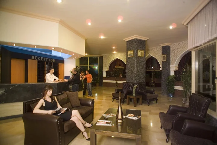 Аланья: Kleopatra Tower Suite Hotel