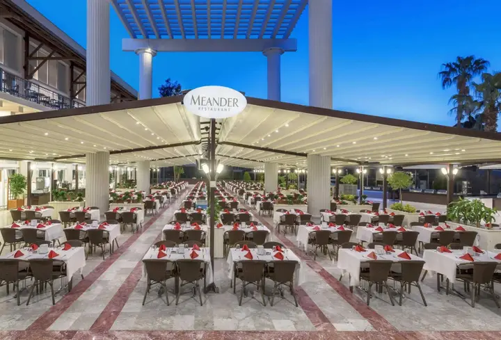 Кемер: Dobedan World Palace