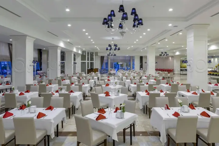 Кемер: Dobedan World Palace