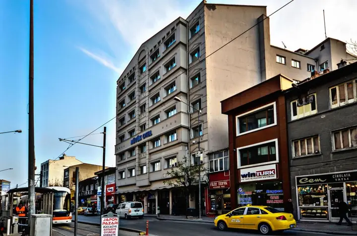 Эскишехир: Buyuk Otel Eskisehir