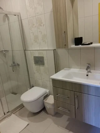 Гокова: Three Palms Suites