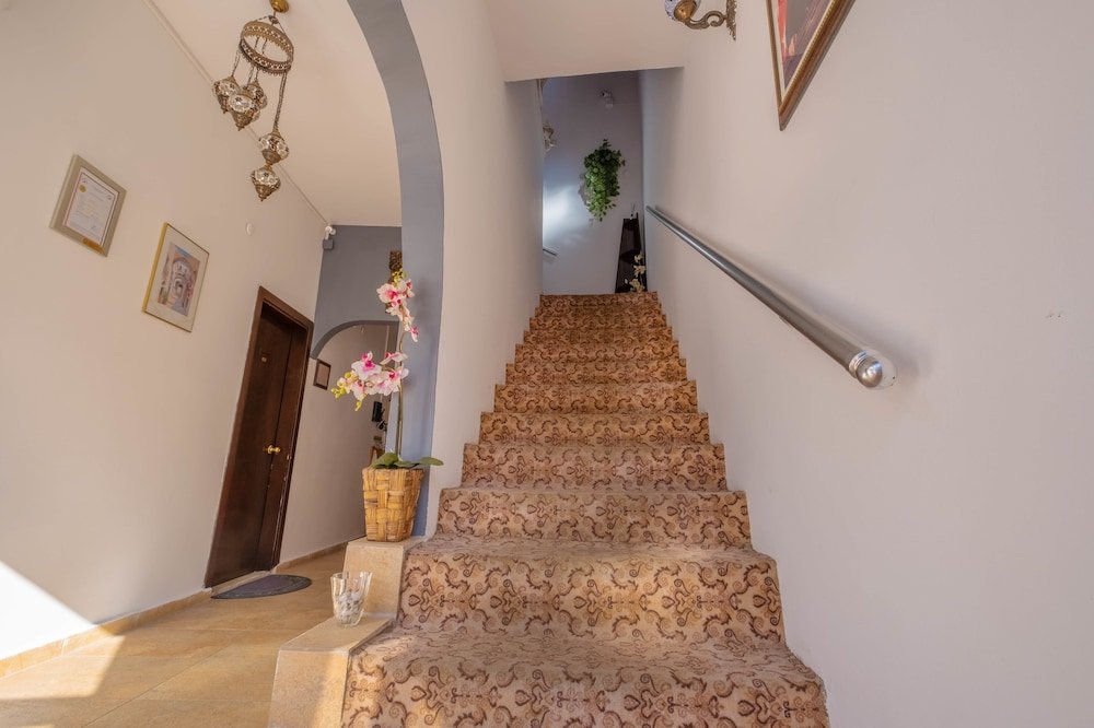 Анталья: Mango Pension Hostel