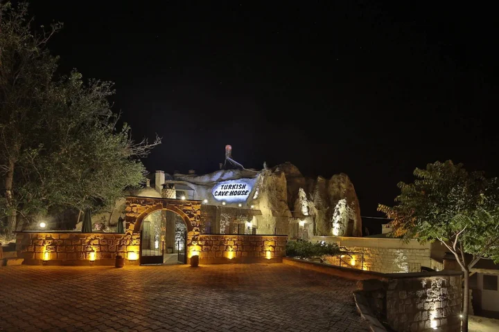 Ургуп: Turkish Cave House