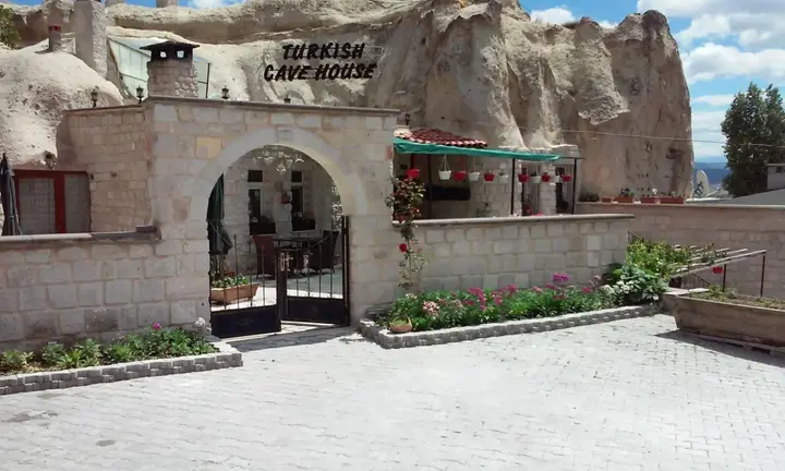 Ургуп: Turkish Cave House