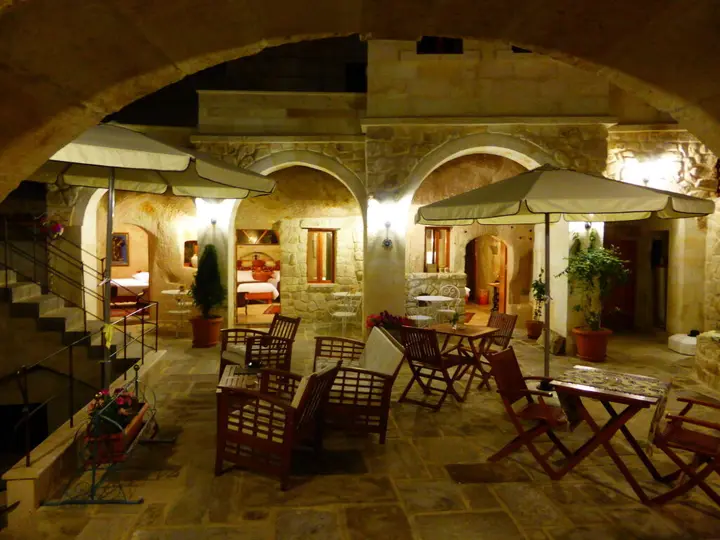 Ургуп: Canyon Cave Hotel
