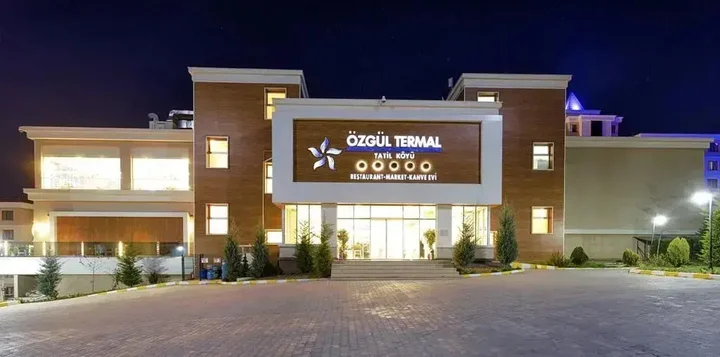 Газлигёль: Grand Ozgul Thermal Holiday Village