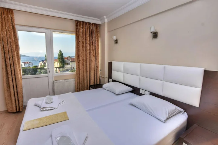 Айвалык: Uzunhan Hotel
