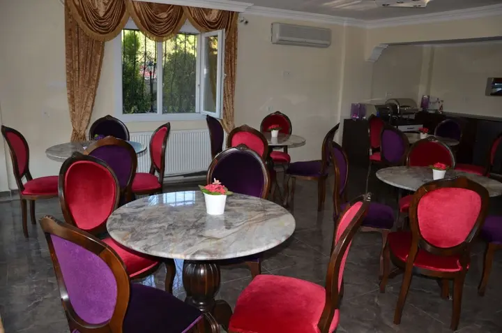Айвалык: Uzunhan Hotel