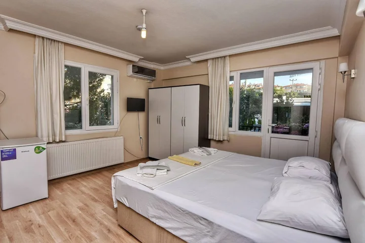 Айвалык: Uzunhan Hotel