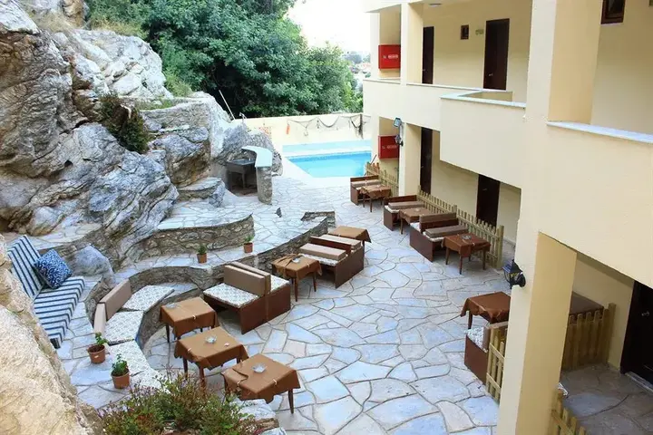Турунч: Scala Hotel