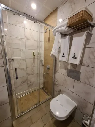 Бурхание: Karakas Hotel