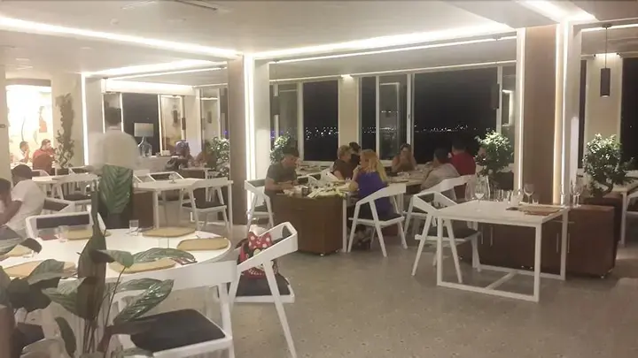 Бурхание: Karakas Hotel