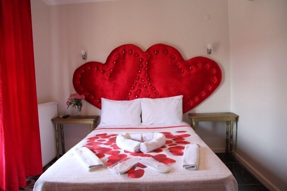 Сайл: Küçük Ev Motel