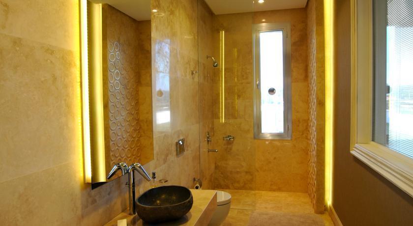 Урла: Two Rooms Hotel