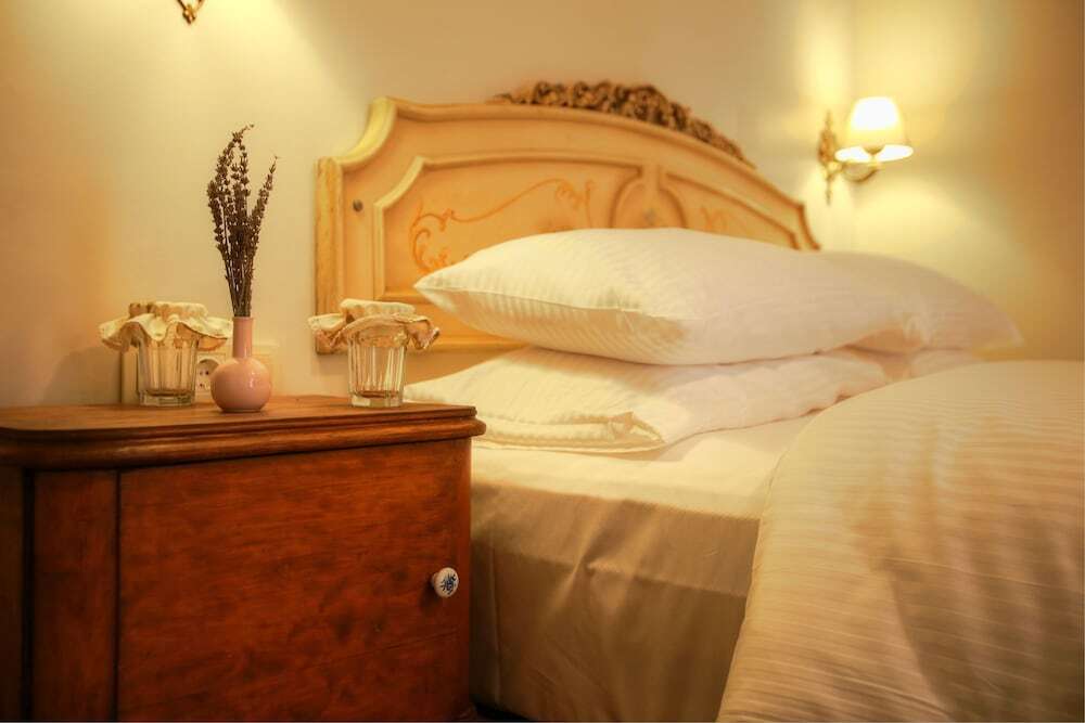 Айвалык: Podemos Otel