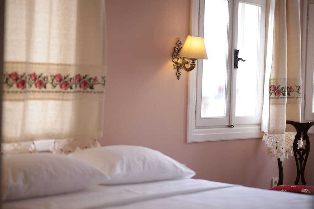 Айвалык: Podemos Otel