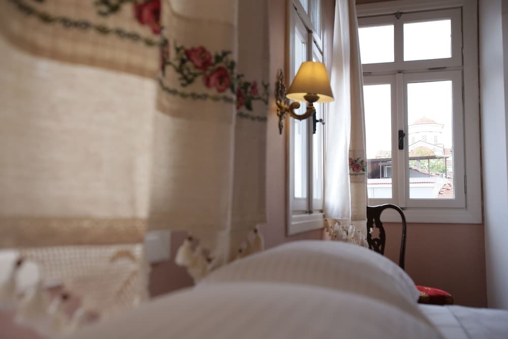 Айвалык: Podemos Otel