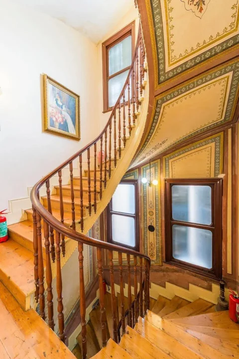 Бююкада: Büyükada Anastasia Meziki History Mansion