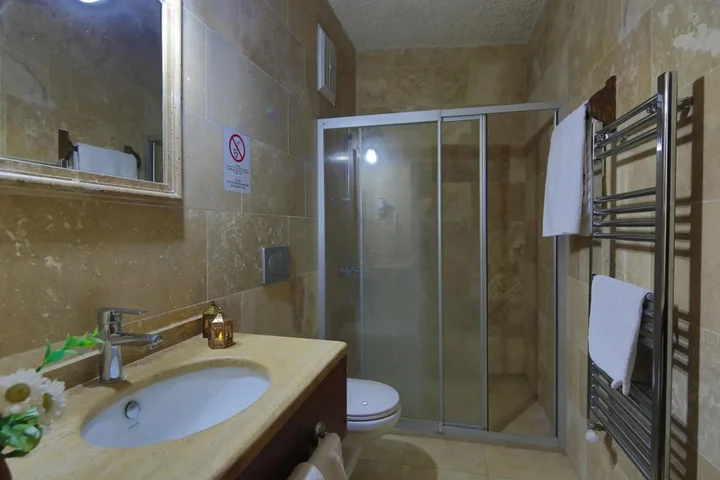Мустафапаша: Jerveni Cave Hotel