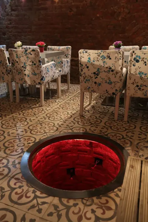 Стамбул: Corner Hot