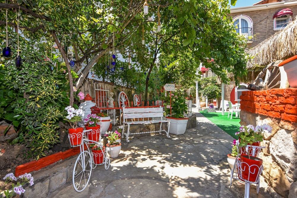 Айвалык: Otel Türk Evi