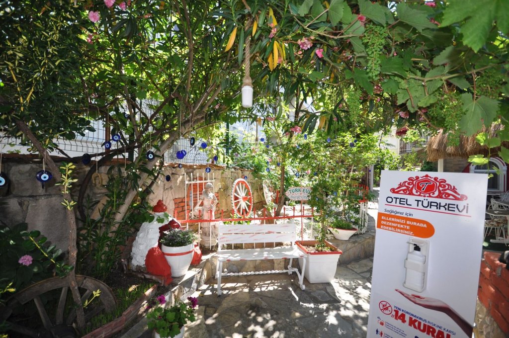 Айвалык: Otel Türk Evi