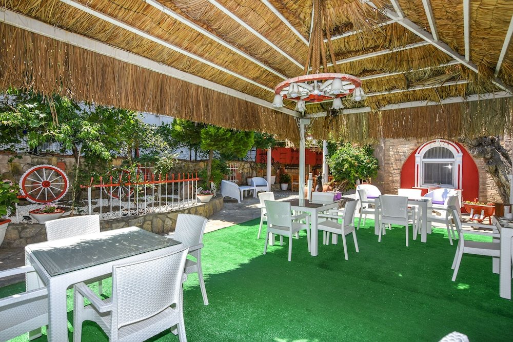 Айвалык: Otel Türk Evi