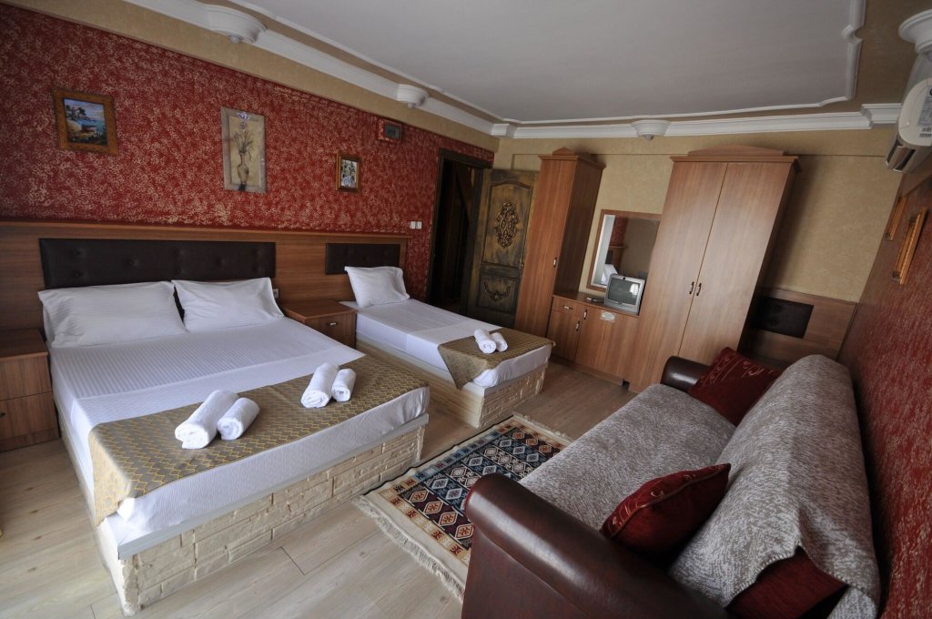 Айвалык: Otel Türk Evi