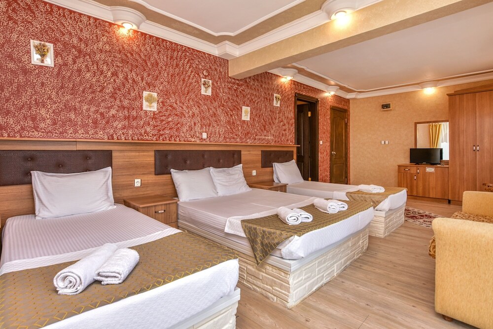 Айвалык: Otel Türk Evi
