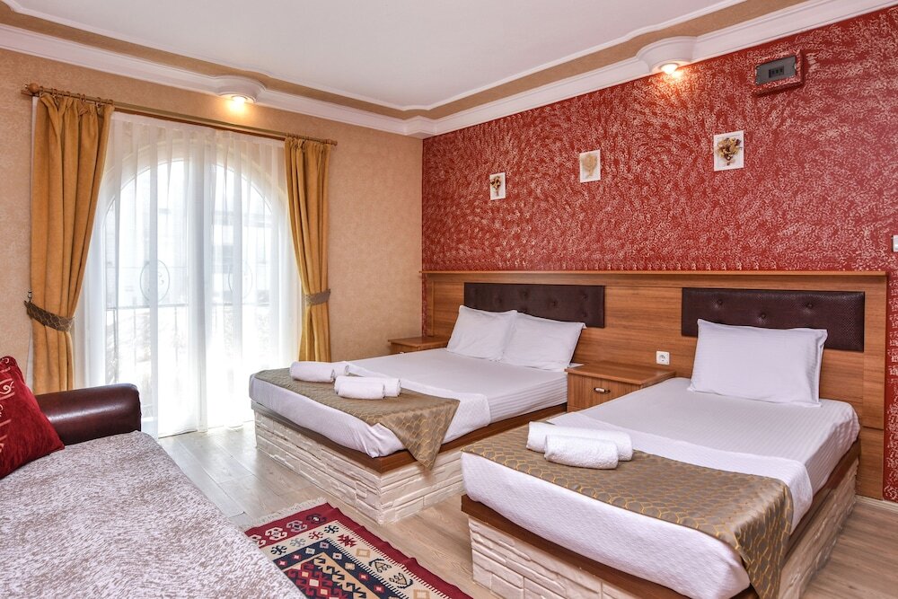 Айвалык: Otel Türk Evi
