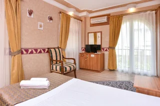 Айвалык: Otel Türk Evi